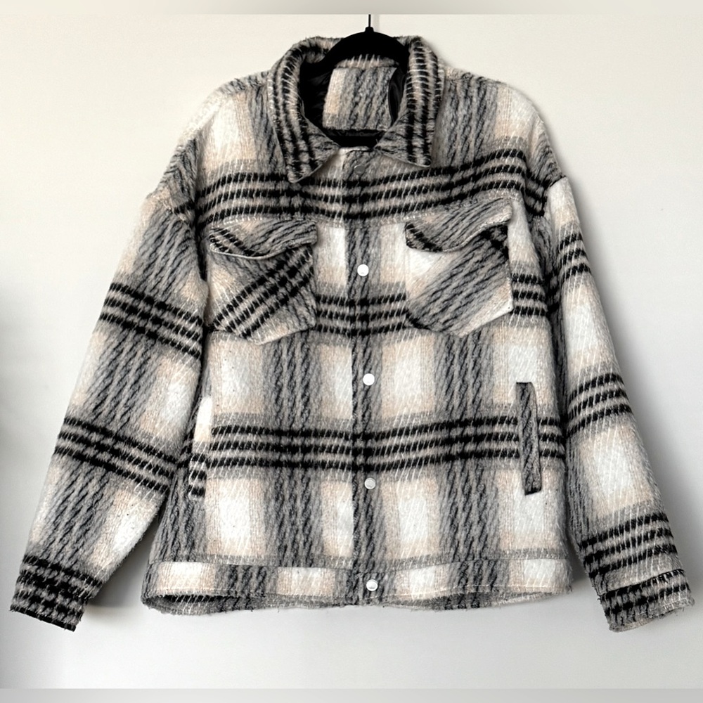 Plaid Women's Jacket - Black and Cream 🎂